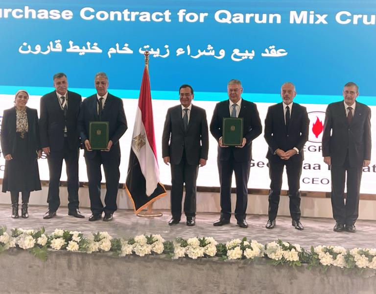 Στιγμιότυπο από την επίσημη τελετή υπογραφής της συμφωνίας μεταξύ της HELLENiQ ENERGY και της κρατικής εταιρίας πετρελαίου της Αιγύπτου EGPC, παρουσία του Υπουργού Πετρελαίου και Ορυκτών Πόρων της Αιγύπτου κ. Ταρέκ Αλ-Μάλα.