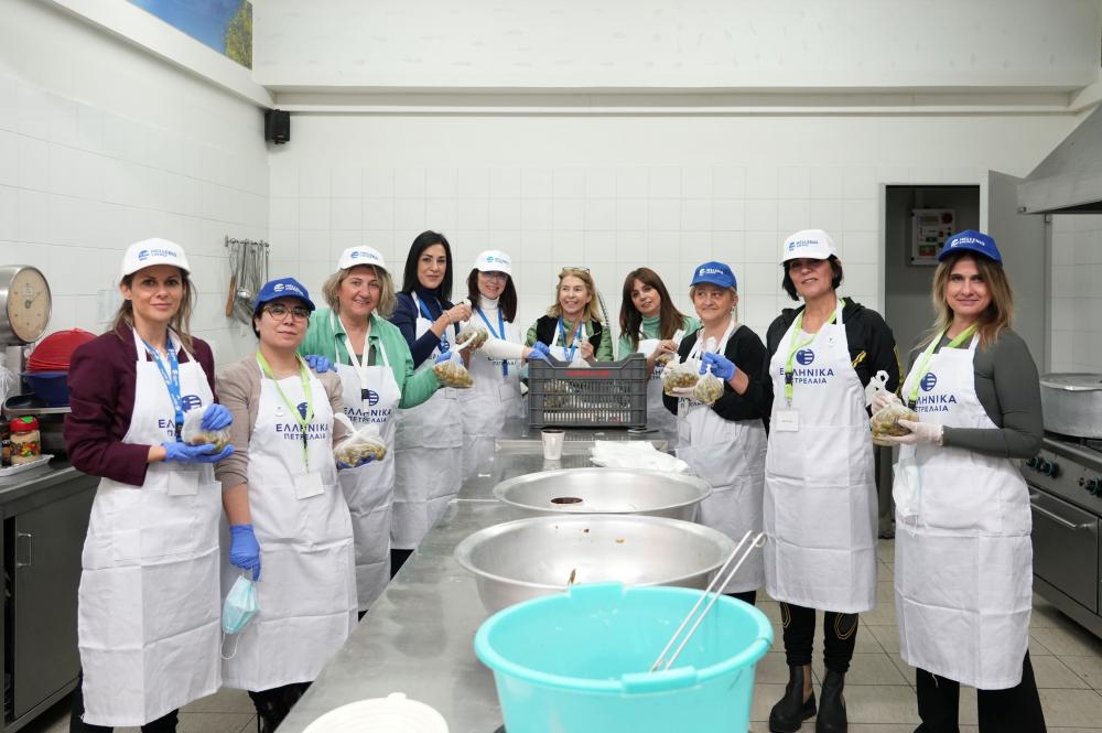 Οι εργαζόμενοι της HELLENiQ ENERGY συμμετείχαν εθελοντικά στο συσσίτιο της Ιεράς Μητρόπολης Σταυρουπόλεως - Νεαπόλεως