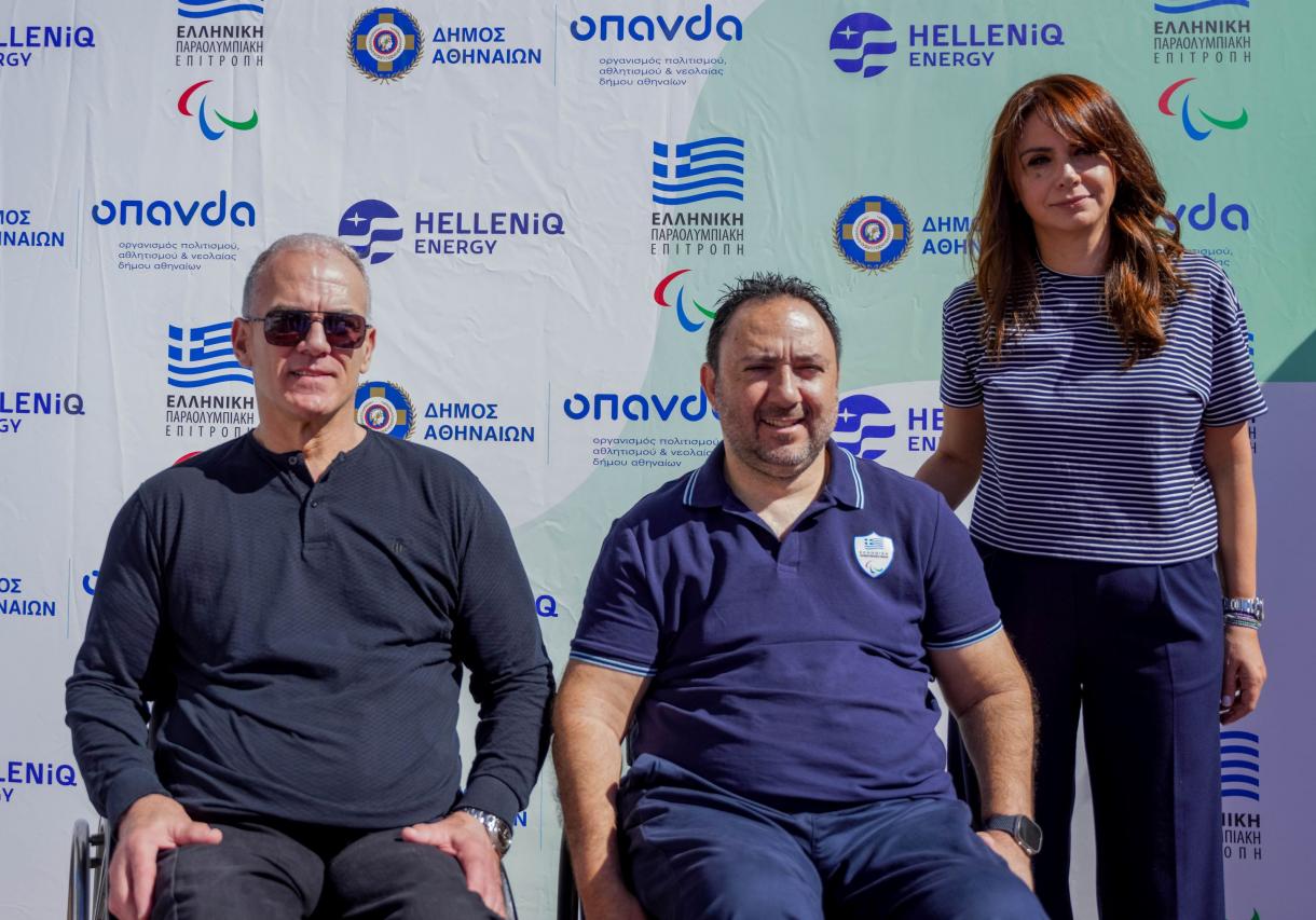(Από αριστερά), Αθανάσιος Τσιβίλης Αντιπρόεδρος Ελληνικής Παραολυμπιακής Επιτροπής, Γεώργιος Καπελλάκης Πρόεδρος Ελληνικής Παραολυμπιακής Επιτροπής, Γεωργία Λασανιάνου Διευθύντρια Εταιρικής Ευθύνης HELLENiQ ENERGY