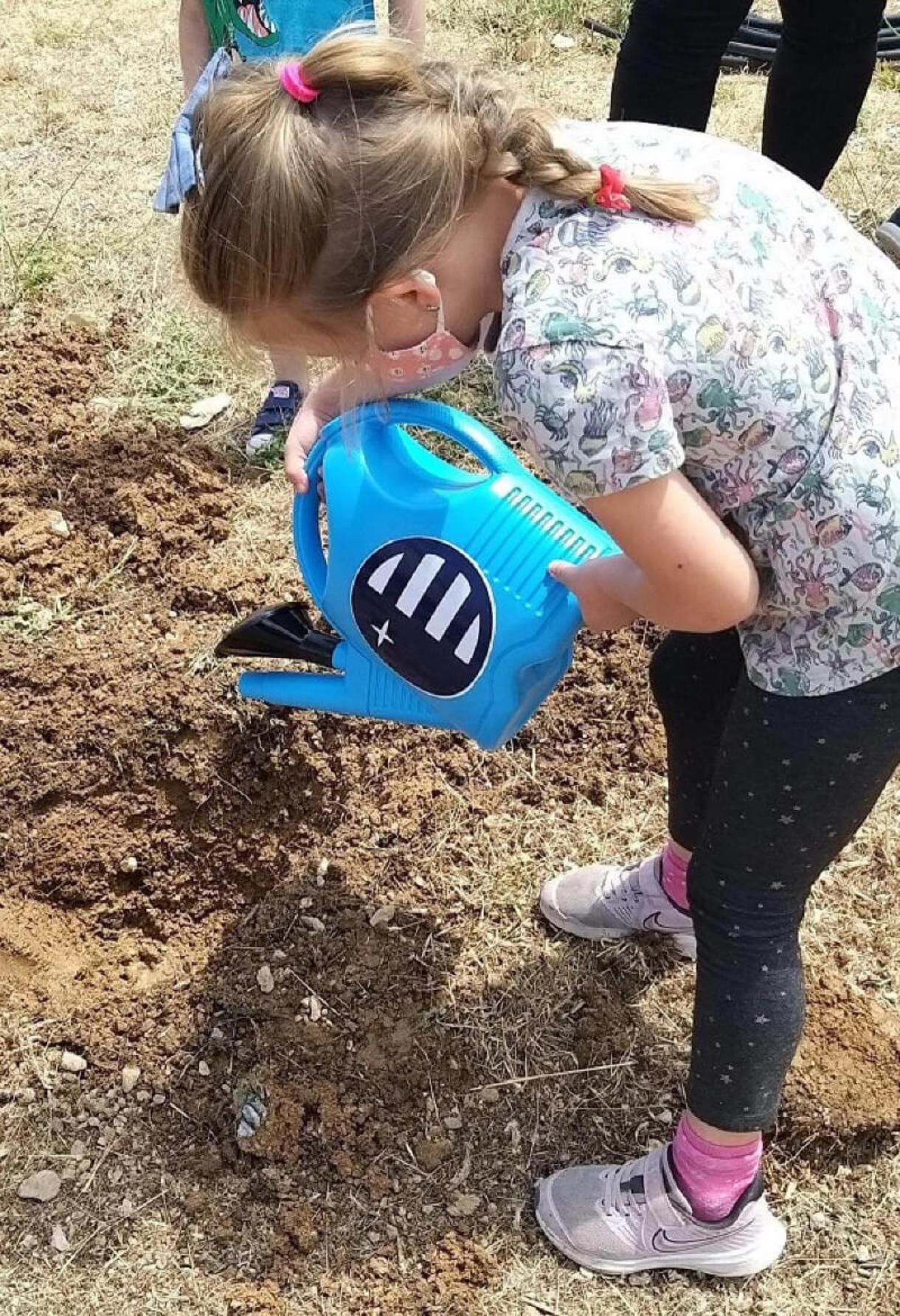  Ο Όμιλος ΕΛΛΗΝΙΚΑ ΠΕΤΡΕΛΑΙΑ, δίπλα στις τοπικές κοινωνίες, ενθαρρύνει πράσινες συνήθειες