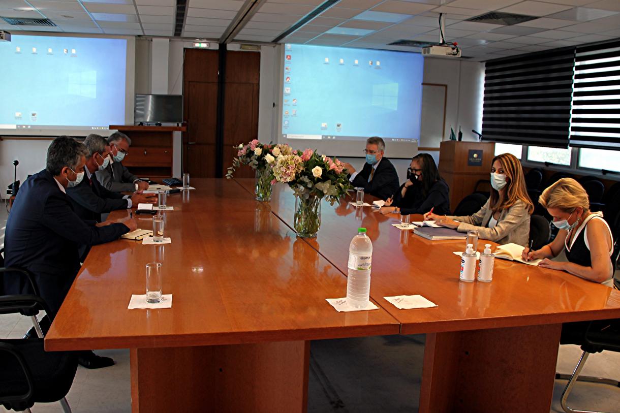 The U.S. Ambassador to the Hellenic Republic, Mr. Geoffrey Pyatt, and the Consul General, Mrs. Elisabeth Lee, at the Industrial Facilities of the HELLENIC PETROLEUM Group in Thessaloniki