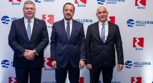 1.	(Από αριστερά), ο Διευθύνων Σύμβουλος της HELLENiQ ENERGY κ. Ανδρέας Σιάμισιης, ο Πρόεδρος της Κυπριακής Δημοκρατίας κ. Νίκος Χριστοδουλίδης και ο Διευθύνων Σύμβουλος της EKO Κύπρου κ. Γιώργος Γρηγοράς.